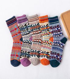 5 Pairs New Winter Warm Soft High Quality Men039s Socks Vintage Wool Socks Christmas Casual Colorful Women7438862