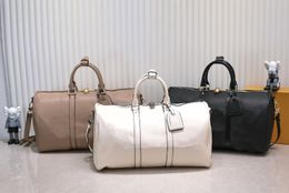 高級ブランドデザイナーバッグ、高品質のクロスボディバッグ、旅行バッグ、収納バッグ、大容量の屋外の男性と女性の旅行バッグ