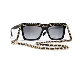 Designer Designer Square Occhiali da sole Classici occhiali da sole per occhio per gatto retrò C9143 Occhiali da sole di lusso da donna Exquisito catena di lusso Anti Uva UVB