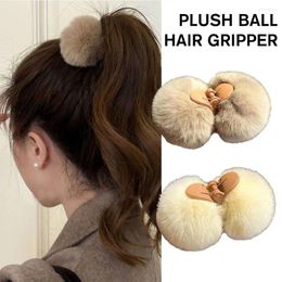 Hair Accessories Faux Fur Small Claw Double Sided Ball Headwear Plush Pom Clip Hairpin Girls Fluffy Grab A4C1