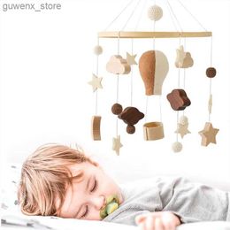 Mobiles# Baby Rattle Toy 0-12Month Felt Wooden Mobile Newborn Hot Balloon Starry Moon Bed Bell Hanging Toy Holder Bracket Infant Crib Toy Y240412