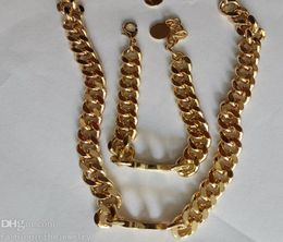 Luxusdesigner Schmuck Halsketten Gold Platin -Choker für Frauen Trendy Charme Brief Anhänger Erwachsene Halskette und Armband S6359184