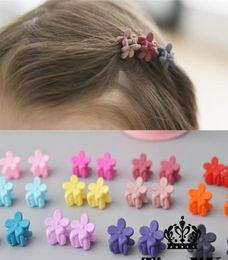 100 pcs New Fashion Baby Girls Small Hair Claw Cute Candy Colour flower Hair Jaw Clip Children Hairpin Hair Accessories Whole248j9090401