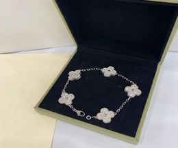 Luxury V brand clover designer charm bracelets for women 18k gold white red blue mother of pearl link 4 leaf 5 flowers shining cry5532411