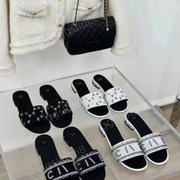 Highest quality designer with the new fashion water diamond small fragrance women casual thick heel genuine leather slipper