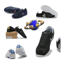 Designer Shoes Sneakers Casual shoes Women Men Soft jogging Running Shoes 36-44 black blue yellow free shipping GAI Sports Sneakers