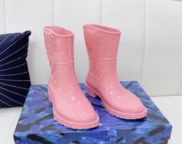 Luxurys Designers Women Rain Boots England Style Waterproof Welly Rubber Water Rains Shoes Ankle Boot Booties 02097677878