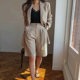 Flax Suit Womens Spring Summer Casual Thin Cotton Linen Small Blazersshorts Twopiece Sets Comfortable Khaki Suits 240412