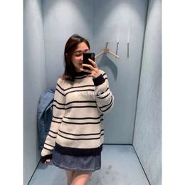 Women's Sweaters Mm23 Spring/summer Thick Needle Stripe Round Neck Knitted Sweater Logo Embroidered Contrast Design for Age Reducing Leisure