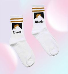 Simple Letter High Quality Cotton European American Street Trend Men and Women Couple In-Tube socks elite sock3957989