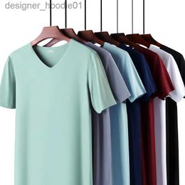 Men's T-Shirts Summer Mens T-shirt Ice Silk Mens T-shirt Seamless Casual V-neck Short sleeved T-shirt Top Mens Clothing C240412