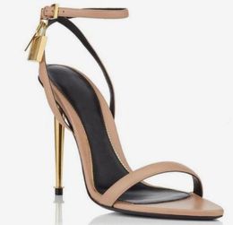 Сексуальная женщина сандаловая Queen High каблука Tomsandal Gold Heel и сандалии высокого роскошного дизайнера Naked Sandalie Pumps5800353