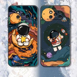 Colored Drawing Space Astronaut Phone Case For Xiaomi Poco X5 X4 X3 M5 M4 M3 F5 F4 F3 GT NFC Black Shark 5 Mix 4 Funda Case Capa