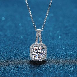 Sier Mosang S925 Stone Necklace Mosang Diamond Princ Square Bag Pendant with Slightly Plated Clavicle Chain Female