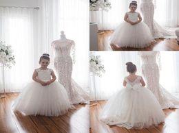 Cute White Lace Little Kids Flower Girl Dresses Princess Jewel Neck Tulle Applique Puffy Floral Formal Wears Party Communion Pagea9070713