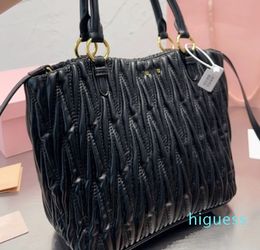 2024 Designer Bag Shopping Alphabet Clutch Bag Leather Shoulder Coin Purse Crossbody Bag ShoulderWomen's Crossspan