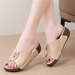 Playform Brown Shoes And Sandals Adult Water Shoes Women's Slippers To Be At Home Sneakers Sports Expensive Cheaper