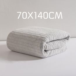 70x140cm bath towel, extra-large microfiber bath towel, thick, non-shedding, smooth, soft, double-sided quick-drying