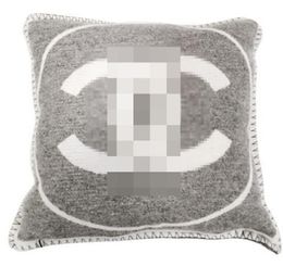 Woven jacquard ins small fragrance C Cshaped cushion sofa wool Nordic home pillow cover knitting1833011