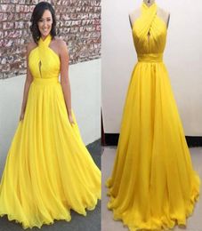 Yellow Plus Size Chiffon Long Evening Dresses Halter Pleated Flowy Floor Length Backless Evening Dresses Formal Gowns1327699