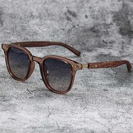 Sunglasses 2024 New Men Vintage Wooden Frame Sunglasses Classic Brand Sun Glasses Coating Lens Men Polarised UV Protection Driving Eyewear 240412