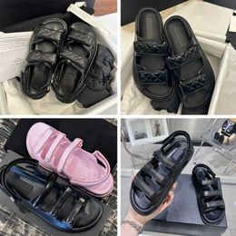 Sandals Designer c Sandals Summer hot beach shoe women Small fragrant leather thick soled shoes women wear open toe fashion in summer Caligae 240412NSK6