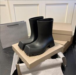 2022 Fashion Summer Rain Boots Rubber Trooper Boot 22ss Rainboot Platform Square Toe Tyre High Heels Chunky Women Men Outsole Mid 2746919