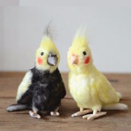 Lovely Bird Doll Simulated Cockatoo Plush Toy Black Cockatiel Yellow Parrots Stuffed Animal Creative Gifts for Kids Y200104203j
