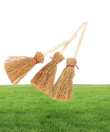 1020pcs Mini Broom Witch Straw Brooms DIY Hanging Ornaments for Halloween Party Decoration Costume Props Dollhouse Accessories 2207262267