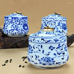 Storage Bottles Creative Blue And White Porcelain Lotus Ceramic Jar Sealed Tea Tank Moisture-Proof Candy Coffee Crafts Home Decor
