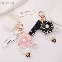 Key Rings Color Fabric Pearl Camellia Heart Pendant Keychain For Women Light Luxury Fashion Jewelry Headphone Case Bag Charms Decoration 240412