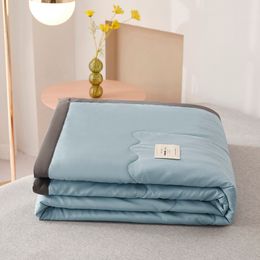 Lightweight Breathable Blanket Soft Comfortable Summer Quilt Sofa Bed Cover Hot Sleepers Queen King Size Home Decor Bed Cover