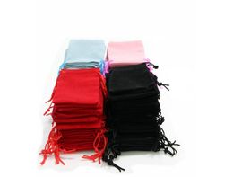 100pcs 5x7cm Velvet Drawstring Pouch BagJewelry Bag ChristmasWedding Gift Bags Black Red Pink Blue 8 Colour GC1734055940