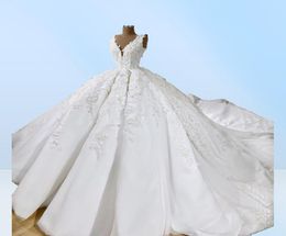 2019 Ball Gown Wedding Dresses with Petticoat V Neck Lace Appliques Beads A Line Elegant Country Wedding Dress Plus Size Bridal Go8213278