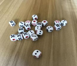 Dice Set Whole 10020050010001500PCS 10mm Acrylic White Hexahedron Fillet Red Black Points Clubs KTV Dedicated Gambing8010229