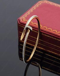 4mm Width Nail Bangle With Diamonds Womens Designer Luxury Jewellery Bracelets Fashion Accessories Titanium Steel9314678
