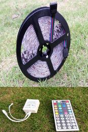 DC 12V 5050 SMD RGB LED Flexible Strip Light 5m 60ledsm 300leds per Roll Nonwaterproof Decorative Reel Tape 44 Keys Remote Con3603972