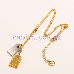 Diamond Lettere Penderant Men Womens Designer Necker Pendants 18K Collane marca in acciaio inossidabile oro.