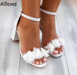 White Flowers Women Pumps Wedding Shoes Summer Elegant Ankle Buckle Ladies Sandal Fashion Open Toe Chunky Bridal Wedding Party Hee3512329