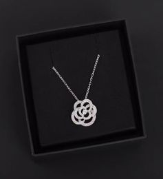 Chic Pendant Necklaces Flower Camellia Necklace White Gold Plated Hollow Diamond Necklaces Fashion Jewelry Enamel Rhinestone Charm4408722