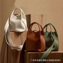 LP Nuoyou Pianya Bale Womens Sheepell Eimer Bag Old Money Wind Litchi Muster Cowide Großkapazität Handheld Crossbody Tasche