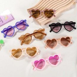 Sunglasses 2-8 Years New Kids Cartoon Heart Love Sunglasses Girls Boy Children Outdoor Round UV400 Sun Glasses Baby Cute Pink Candy Eyewear 240412