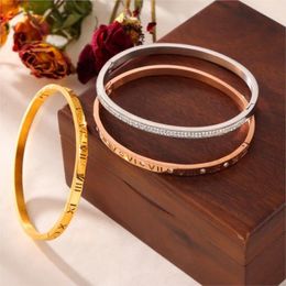 Bangle Fashion Roman Numerals Bracelet Crystal For Women Stainless Steel Gold-Plated Round Luxury Designer Jewelry Couple Gift