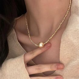 Pendants Shining Strong Light Golden Pearl Women Necklace Cut Flower Beads Temperament Jewellery Luxury Niche Design Female Sweater Chain