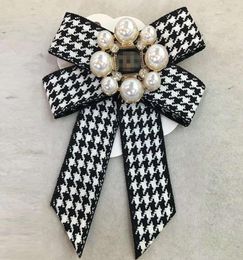 Stylish Bow Brooch With Pearl Bowknot Brooches Pins Jewellery Accessory Wedding Costume Decoration1410840