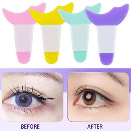 2 Pcs Eye Makeup Aid Professional Eyeliner Template Mascara Baffle Eyeliner Tool Eyebrow Eyeliner Shaper Assistant Beauty Tools