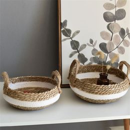 Woven Round Rattan Serving Tray Decorative Storage Basket with Handle Sundries Organiser for Home Living Room Coffee Table Entry