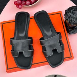Designer Oran Slifor Slides Sandals per posate casual da donna Scarpe per la spiaggia per esterni Slide piatti con fibbia unisex in pelle genuina