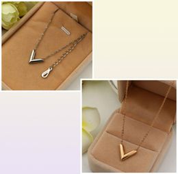 Titanium steel Korean version of the threedimensional V letter necklace fashion for women039s short collarbone necklace 3898511