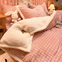 Bedding Sets Coral Fleece Flannel Soft Smooth Home Set Lambswool Winter Warm Four Piece Cartoon Pattern M34